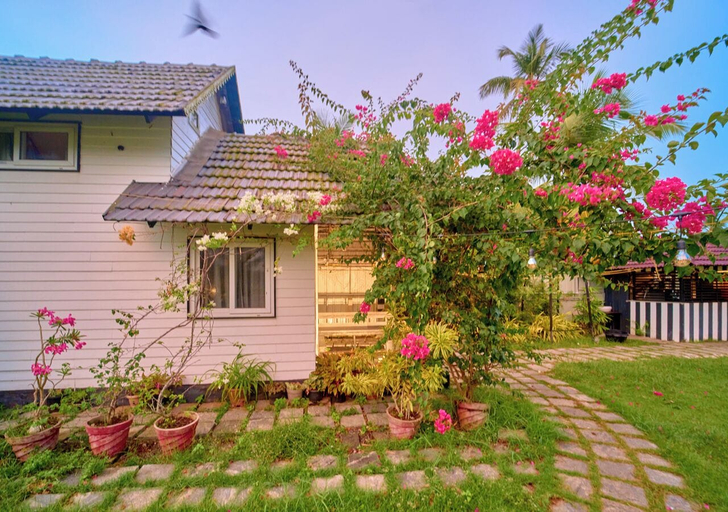 Property grounds 2, JC Den Villa Kochi by VOYE HOMES, Ernakulam