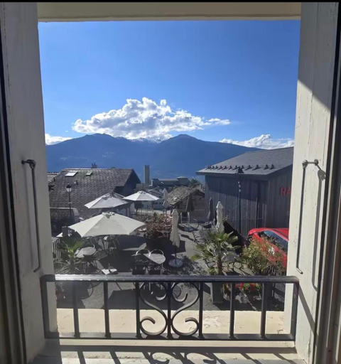 View, Aux Bons Matins de Capella, Sierre