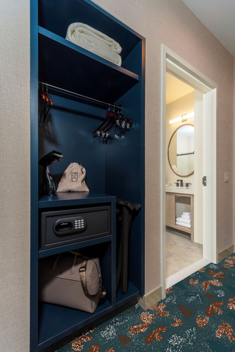 Room amenity, Point Place Casino Hotel, Madison