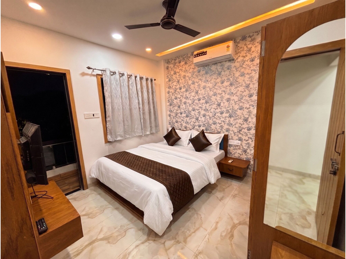 Room 5, Nivasa Stays, Indore