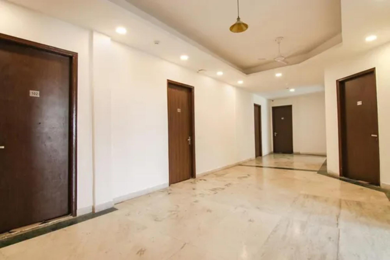 Public Area 2, FabHotel Signature Luxe Inn - Chhattarpur, Delhi