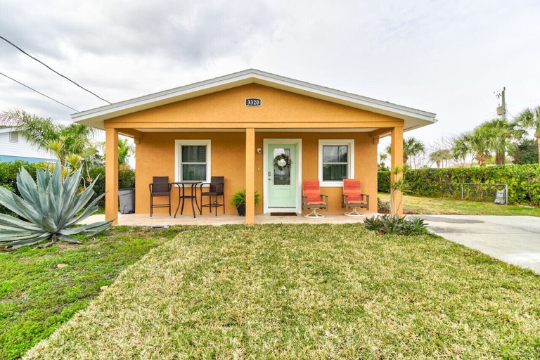 Interior 5, Cape Key Updated Beach Bungalow, Volusia