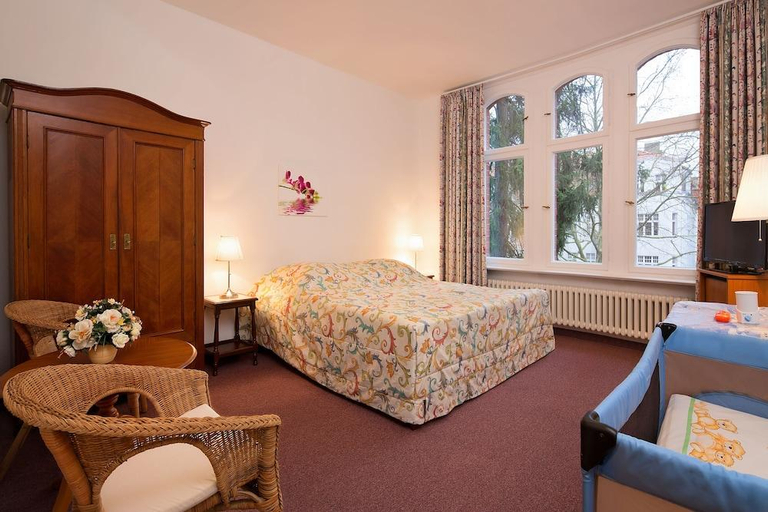 Bedroom, Hotel Morgenland, Berlin