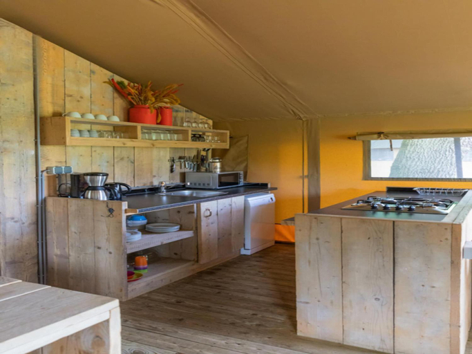 Others 5, Atmospheric tent lodge with dishwasher, in Twente, Haaksbergen