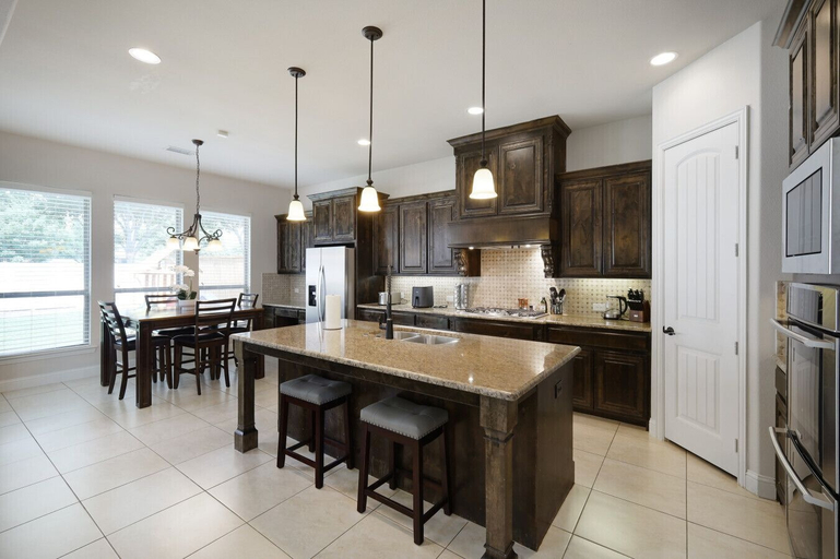 Interior 3, 5B Luxe Frisco Retreat With Private Cinema & Yard, Collin