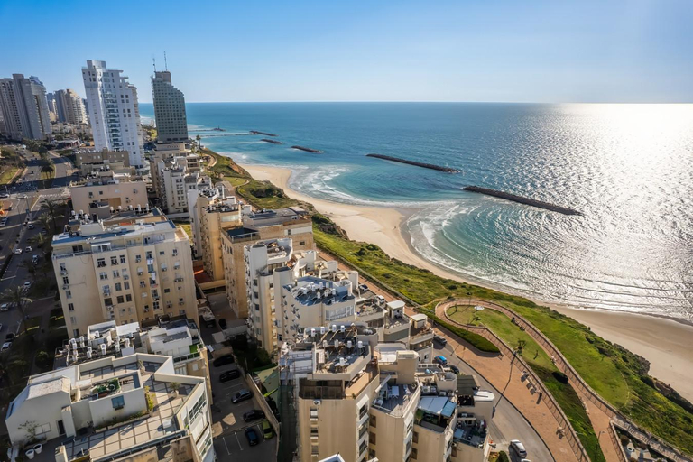 2, Netanya Beach & Pool Comfort Stay