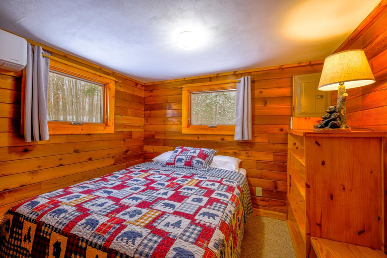 Bedroom 1, Riverside Motel, Sawyer
