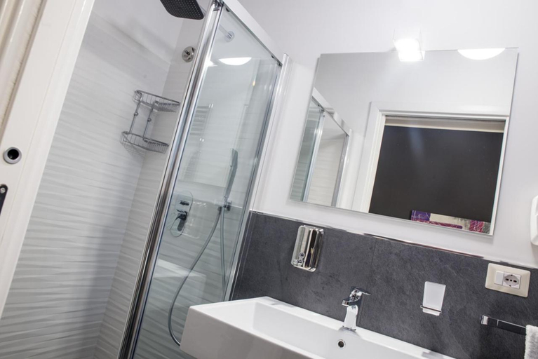 Bathroom 4, Bhagya x AP Apartment, Lecce