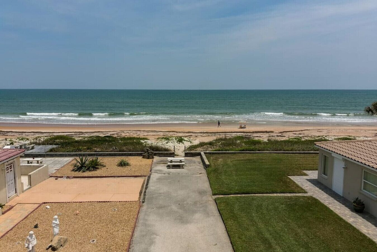 Interior 2, 3 Bedroom 2 Bath Pet Friendly Ocean View 4 Houses From Beach, Volusia