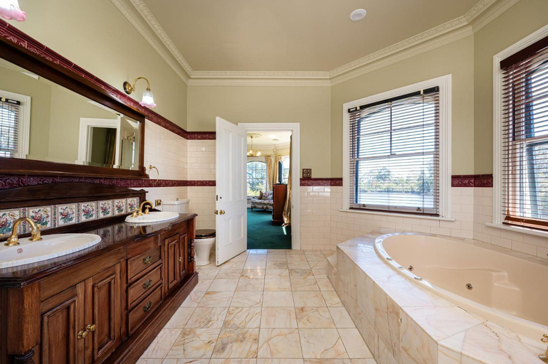 Bathroom 4, Woodman Estate, Melbourne