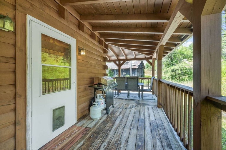 Interior 4, Hot Tub, Wifi, Firepit - Hazelbrook Haven, Morgan