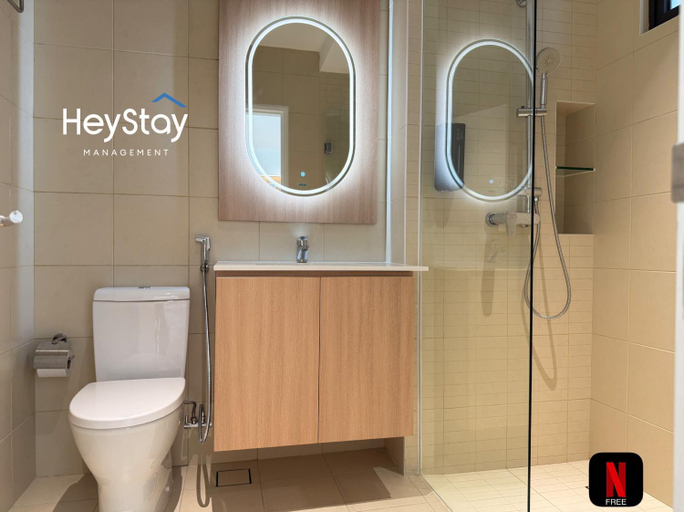Bathroom, The Apple Residence by HeyStay Management, Malacca City