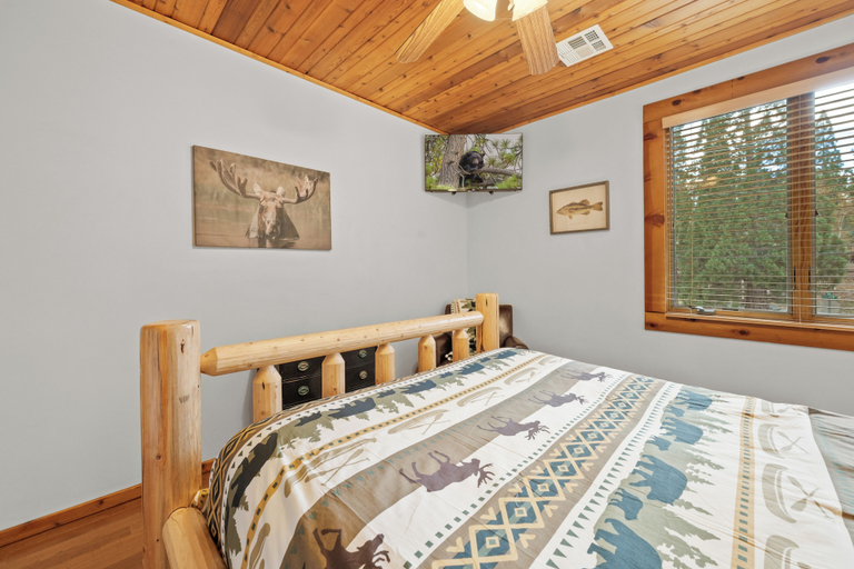 Bedroom 2, Casa De Oso Lakefront, San Bernardino