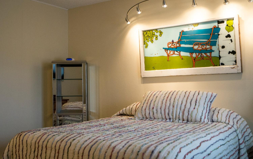 Bedroom 2, Red Wing Motel, El Paso