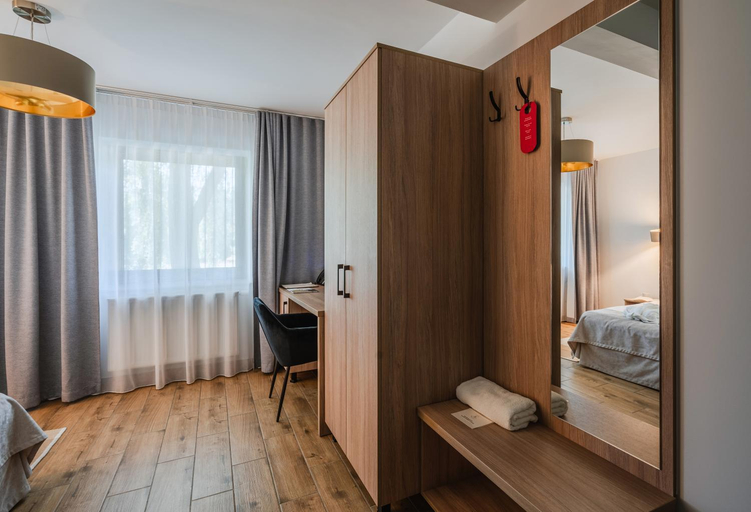 Bedroom 3, Dwor Kombornia - Folwark, Brzozów