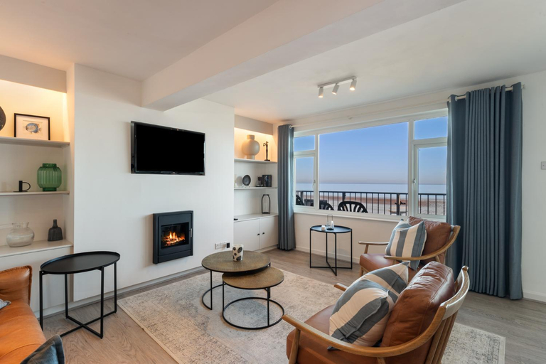 Others 3, Sea View Apartment - Sea Front Apartment, Pembrokeshire