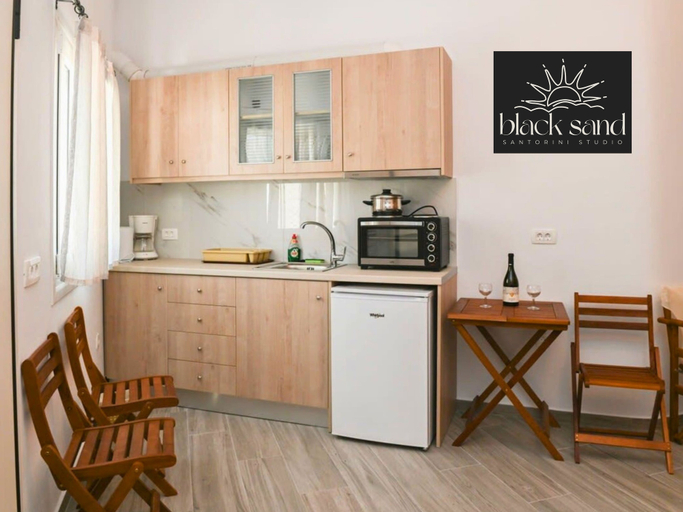 Private kitchen, Black Sand Santorini Studio, South Aegean