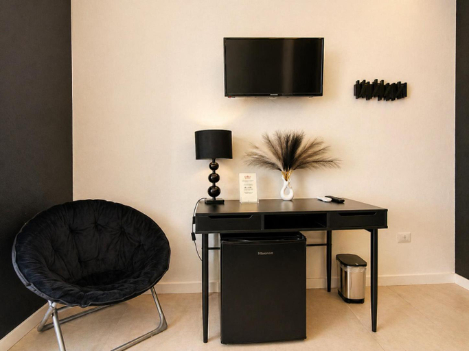 Others 4, B&B Alice, Sassari
