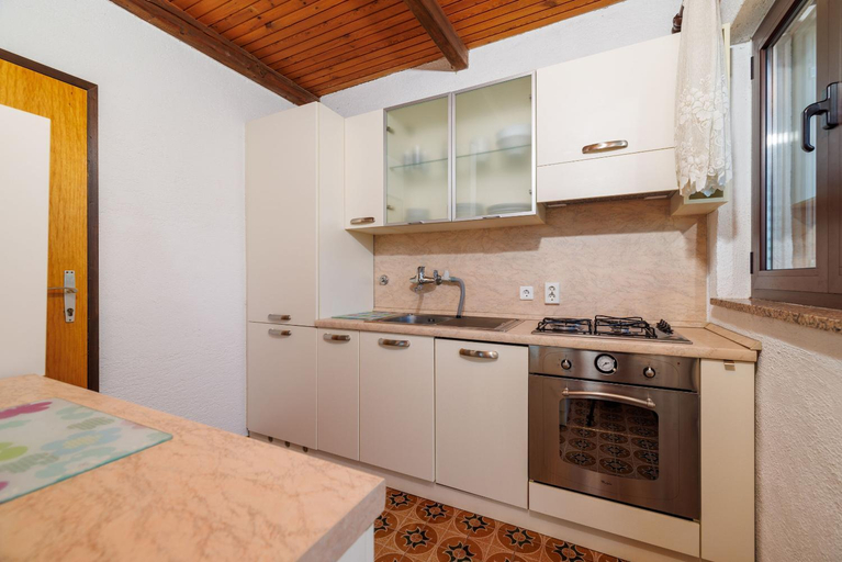 Others 5, Gorgeous Apartment In Punat With Wifi, Punat