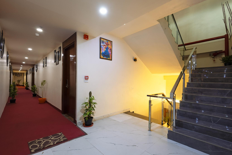 Public Area 2, Sarla Hotel Inn, Gautam Buddha Nagar