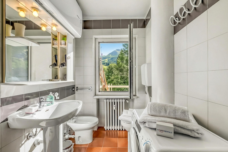 Bathroom 4, Gran Roc 23 With Parking Near Slopes, Torino