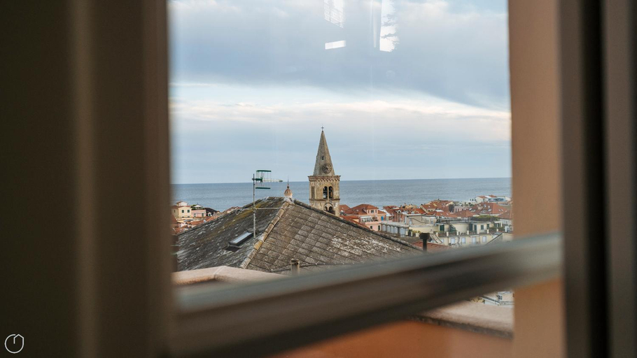 Others 4, Virgilio 2 - Villa Bice, Savona