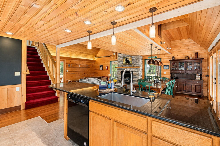 Interior 5, Pine Acres 4 Bedroom Home by NW Comfy Cabins by RedAwning, Chelan