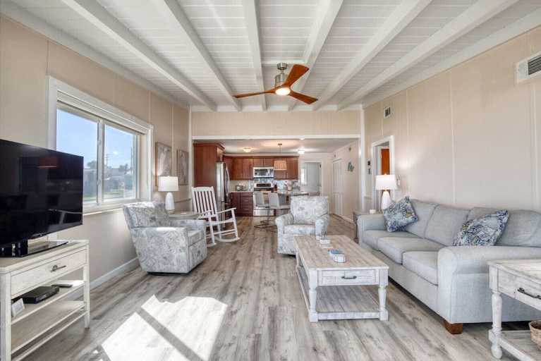 Interior 5, Sunrise Cottage Direct Oceanfront House, Volusia