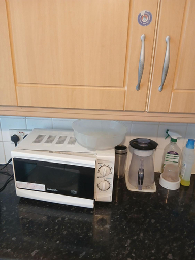 5, Room in a family House, Thurrock