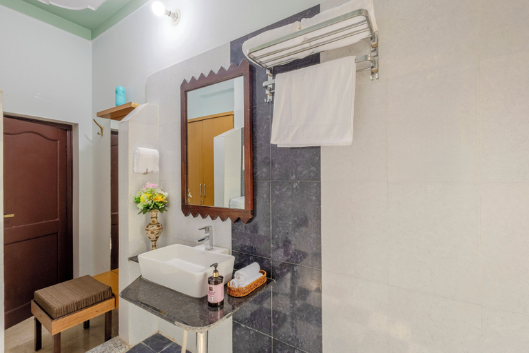 Bathroom 5, Abhimanyu Mansion Sapphire By Alaya Stay, Udaipur