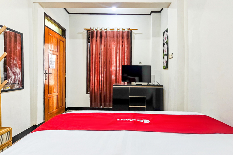 Bedroom 3, RedDoorz @ Lumina Stay Lembang, Bandung