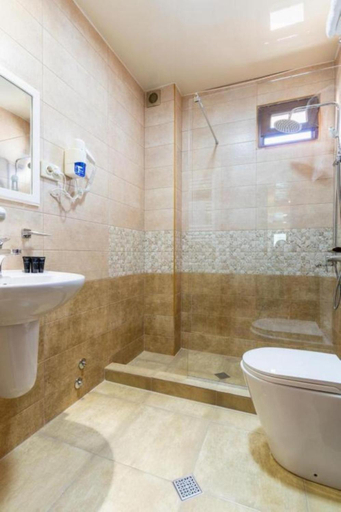 Bathroom, Hotel Gold Tower, Mestia