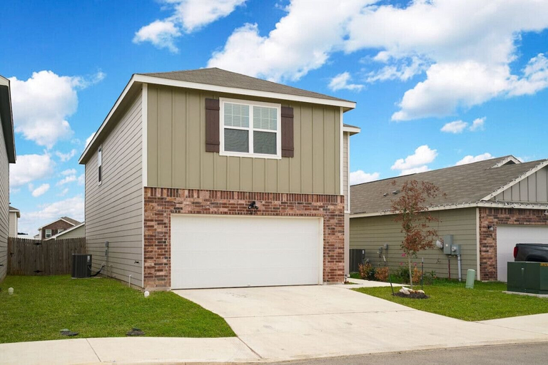 Interior 4, Rare Find Sleeps 13 Family Fun, Bexar