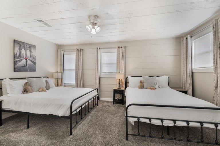 Bedroom 2, Stockyards- 4min Pet Friendly 3BR Luxe Gem, Fort Worth