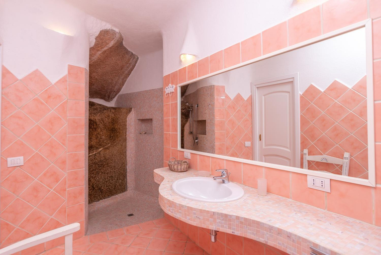 Bathroom 5, Scorpion House, Olbia-Tempio