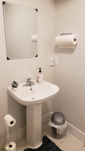 2, Cozy Newly Built Room, Halifax