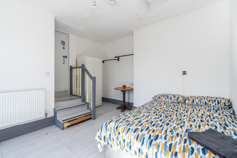 4, Room 1 - The Archers, Southampton