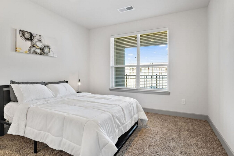 Interior 2, Affordable 2-bedroom, Whitestown, Boone
