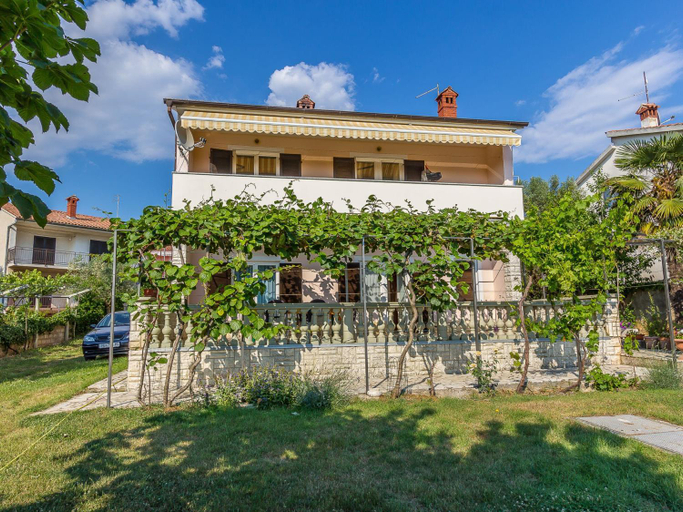 Exterior & Views, Alluring Apartment in Medulin near Beach, Medulin