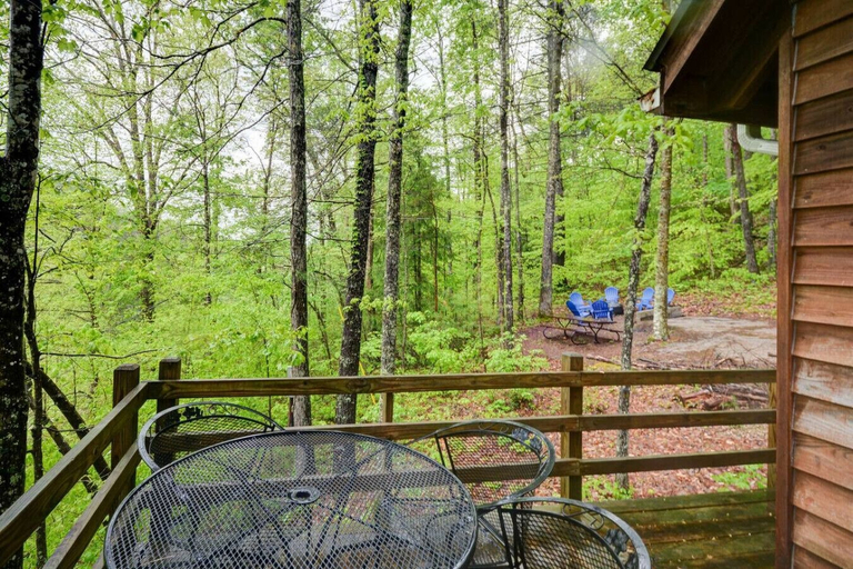 Interior 3, Hot Tub & Wifi - Hidden Chalet Red River Gorge, KY, Wolfe