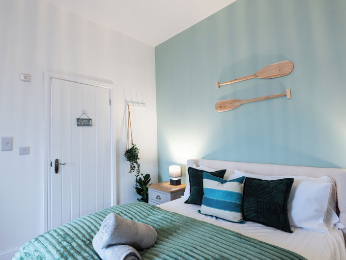 Room 3, Glan Neigr Apart-Hotel By Guestz, Anglesey