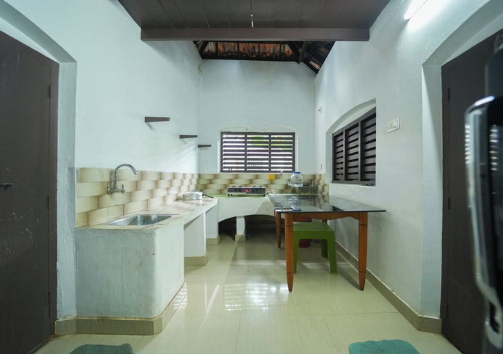 Private kitchen, POP Tavern Pool Villa by VOYE HOMES, Thiruvananthapuram
