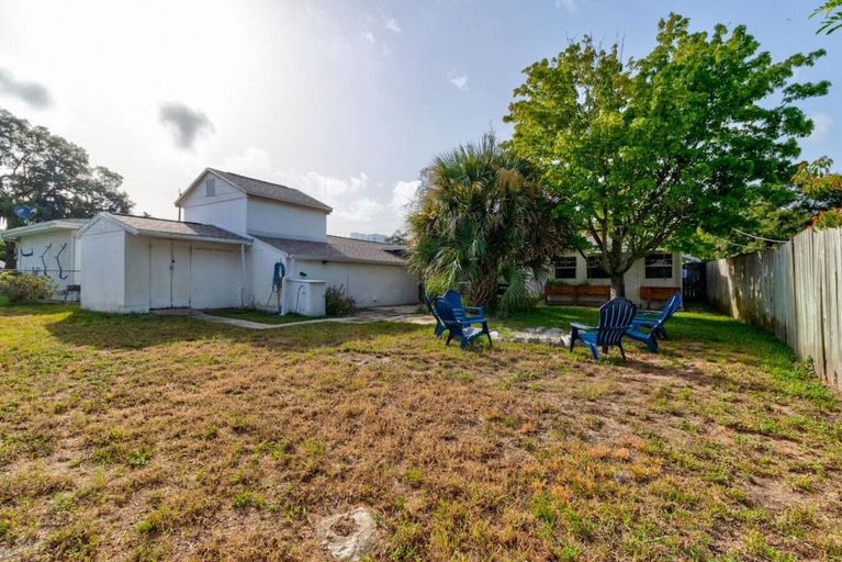 Exterior & Views 2, Shark Shack Large House Minutes to the Beach, Volusia