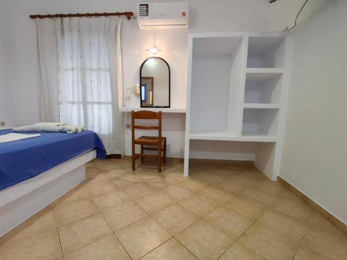 Bedroom 1, Amodari studios on the beach, South Aegean
