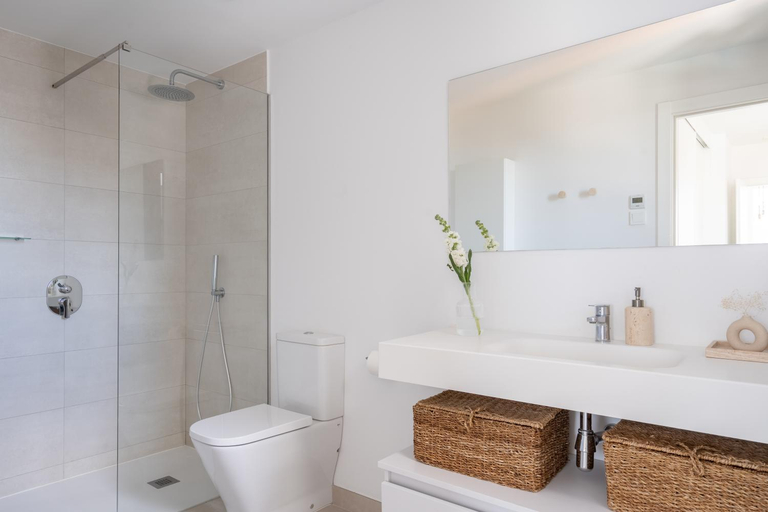 Bathroom, Stylish Luxury Suite with Terrace in Higueron, Málaga