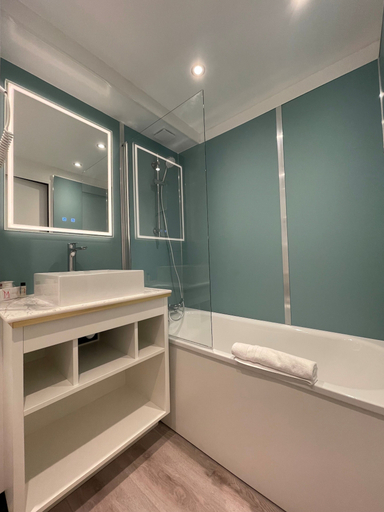 Bathroom 4, Le M Hôtel & Spa Honfleur, Calvados