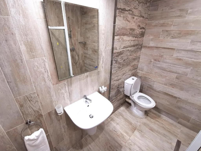 Bathroom 3, Largo Beach Hotel, Nesebar