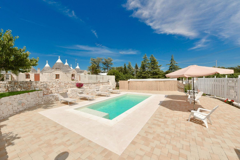 Others 3, Trulli Colebe con Piscina, Taranto