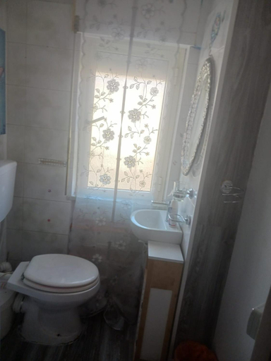 Bathroom 2, B&b Cleopatra, Cosenza