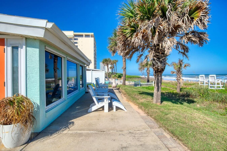 Interior 4, Sunrise Cottage Direct Oceanfront House, Volusia